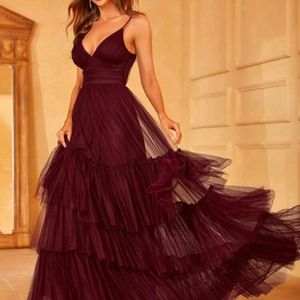 Burgundy Tulle Elgegant dress/Fab for mother of the quinceanera or bride.